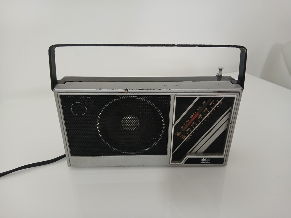 Vintage Onceas Portable Radio