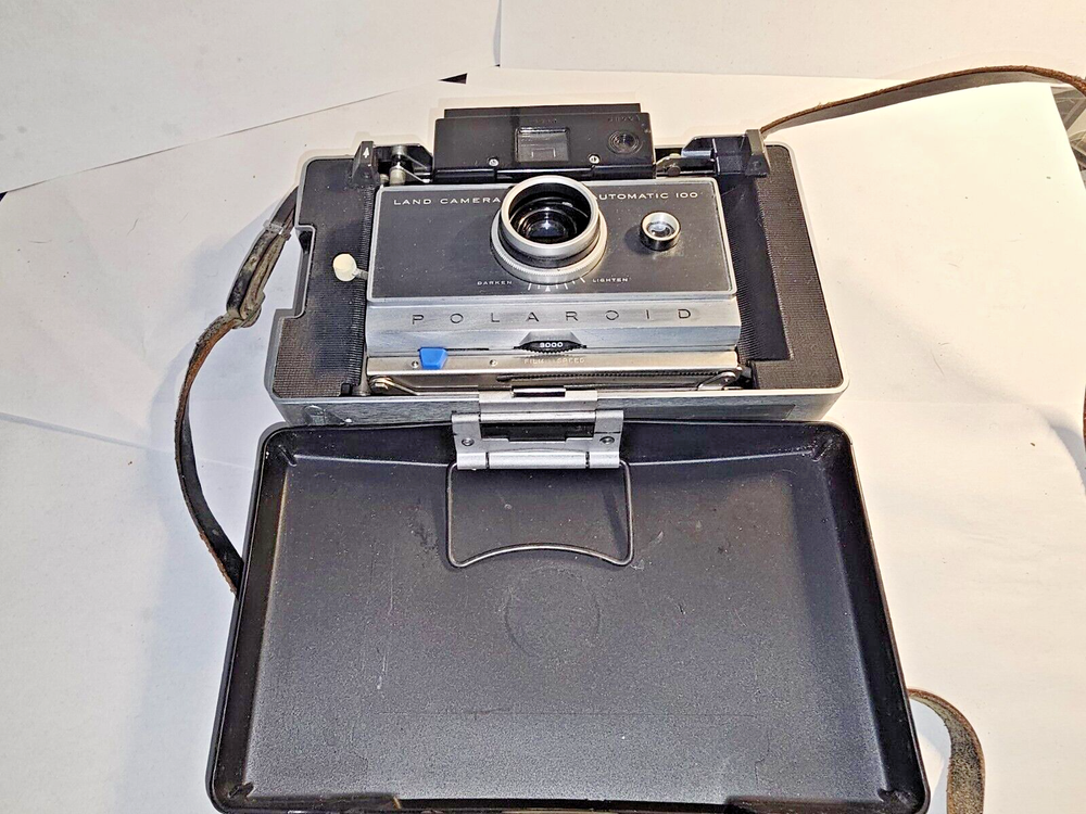 Vintage Polaroid Land Camera Automatic 100 Excellent Condition - Untested