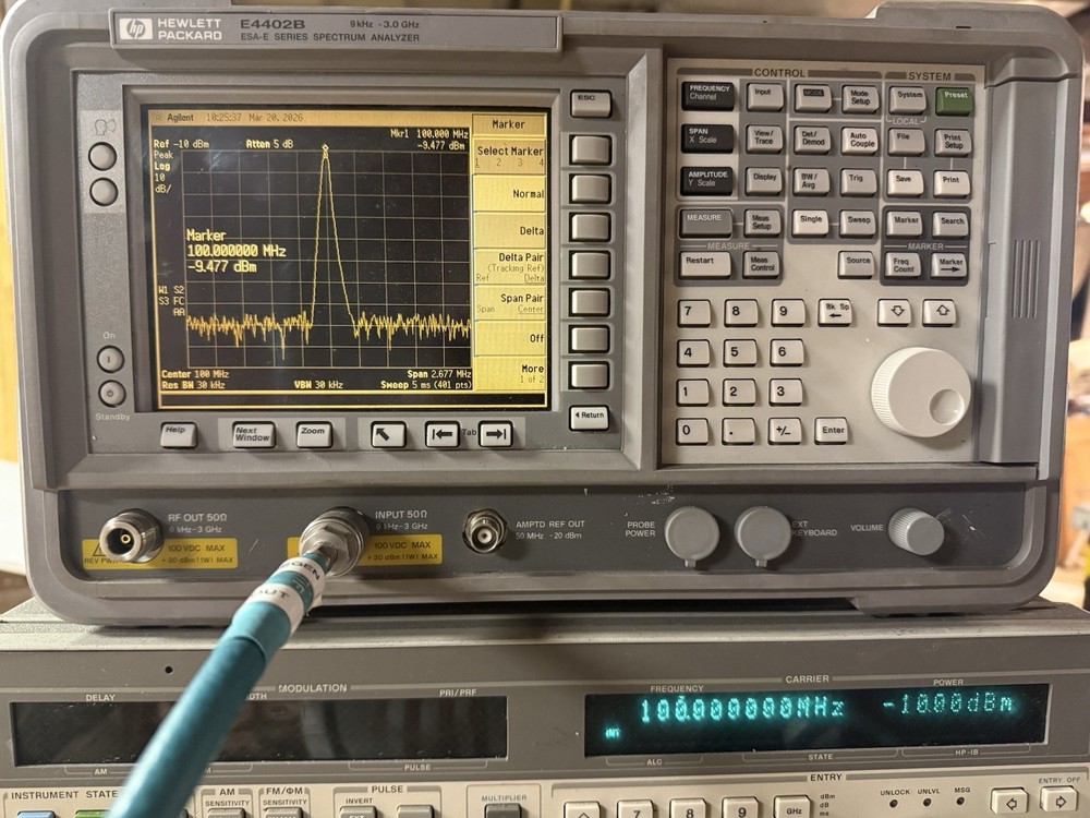 Agilent / HP E4402B 3GHz Spectrum Analyzer Loaded 1DN Tracking Generator