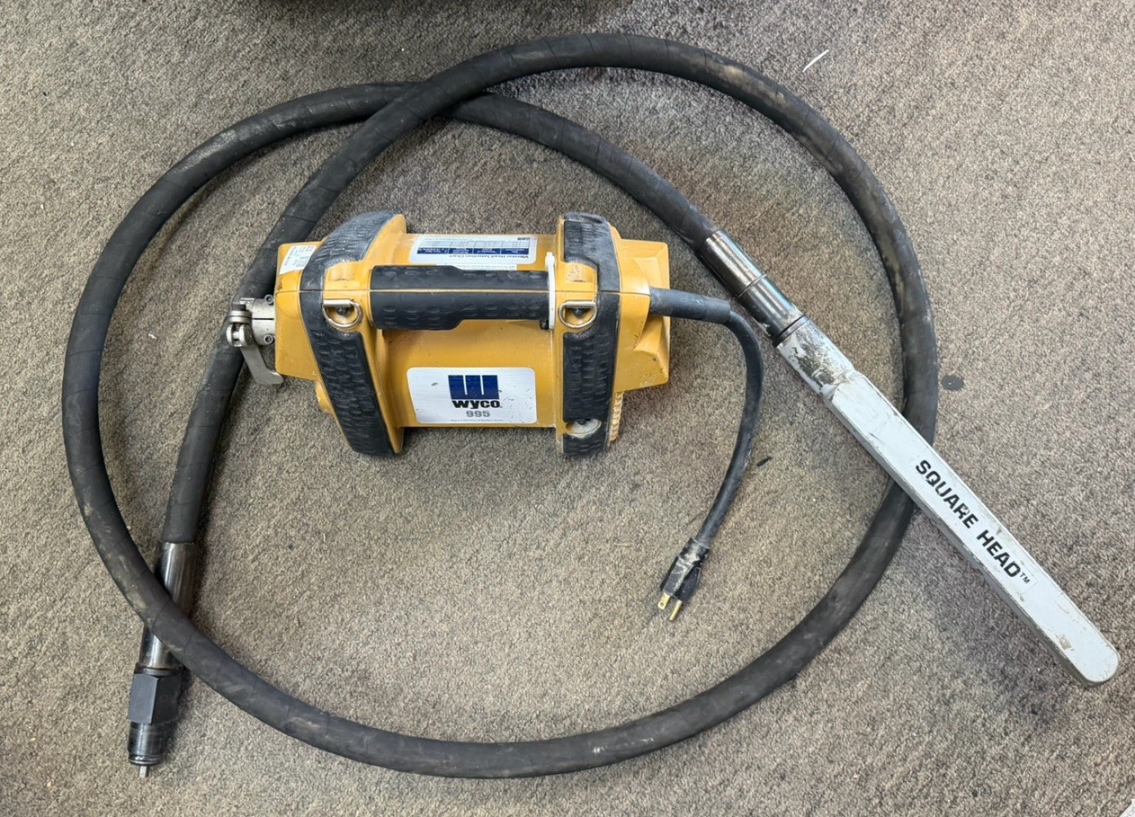 WYCO 995 (W995G1T-100-10) Electric Concrete Vibrator  w/ 10 ft L Shaft (488H56)