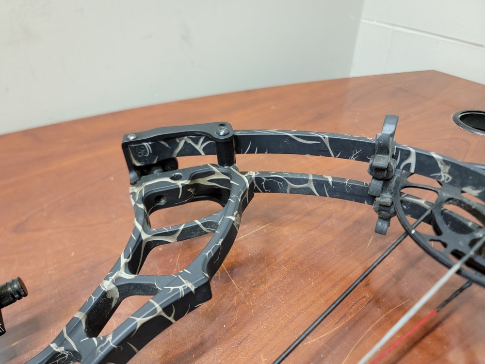 PSE Bow Madness 32 Hunting Bow 60lb 26" Draw