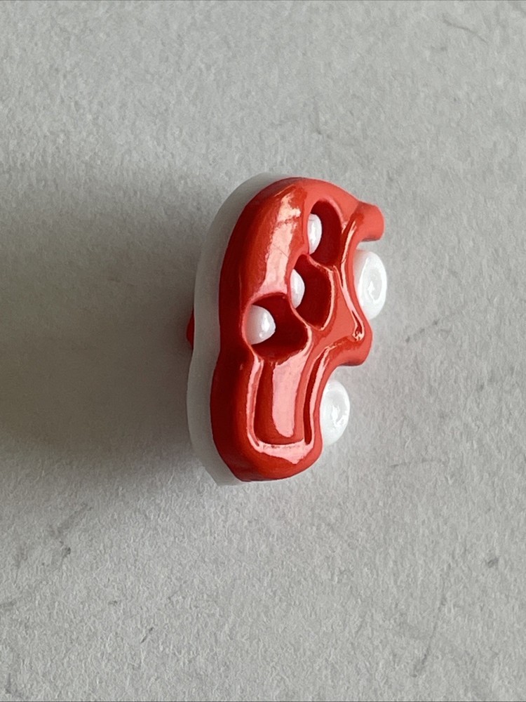 1 Red & White Car Plastic Snap Together Buttons 3/4”