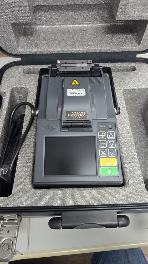 Fitel  s175 v.2000 fiber optic splicer