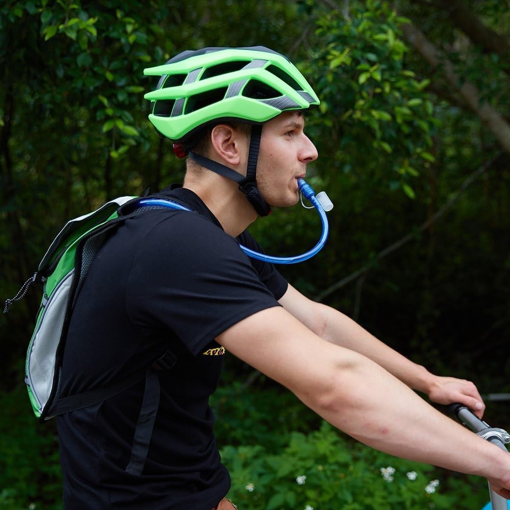 AirFlow 2L Insulated Reflective Hydration Backpack & Bladder Lightweight Compact