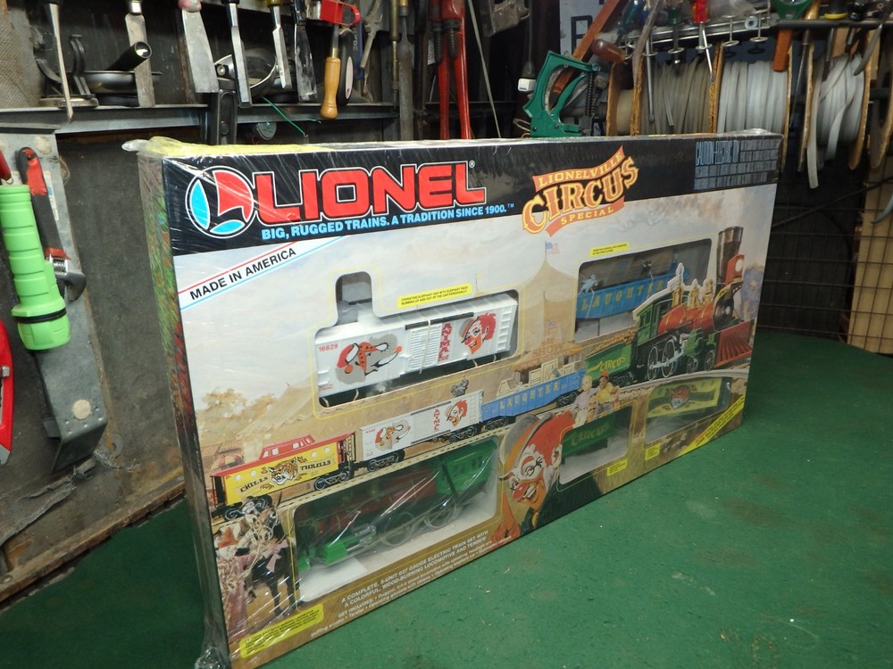 LIONELVILLE 11716 CIRCUS SPECIAL COMPLETE TRAIN SET. SEALED