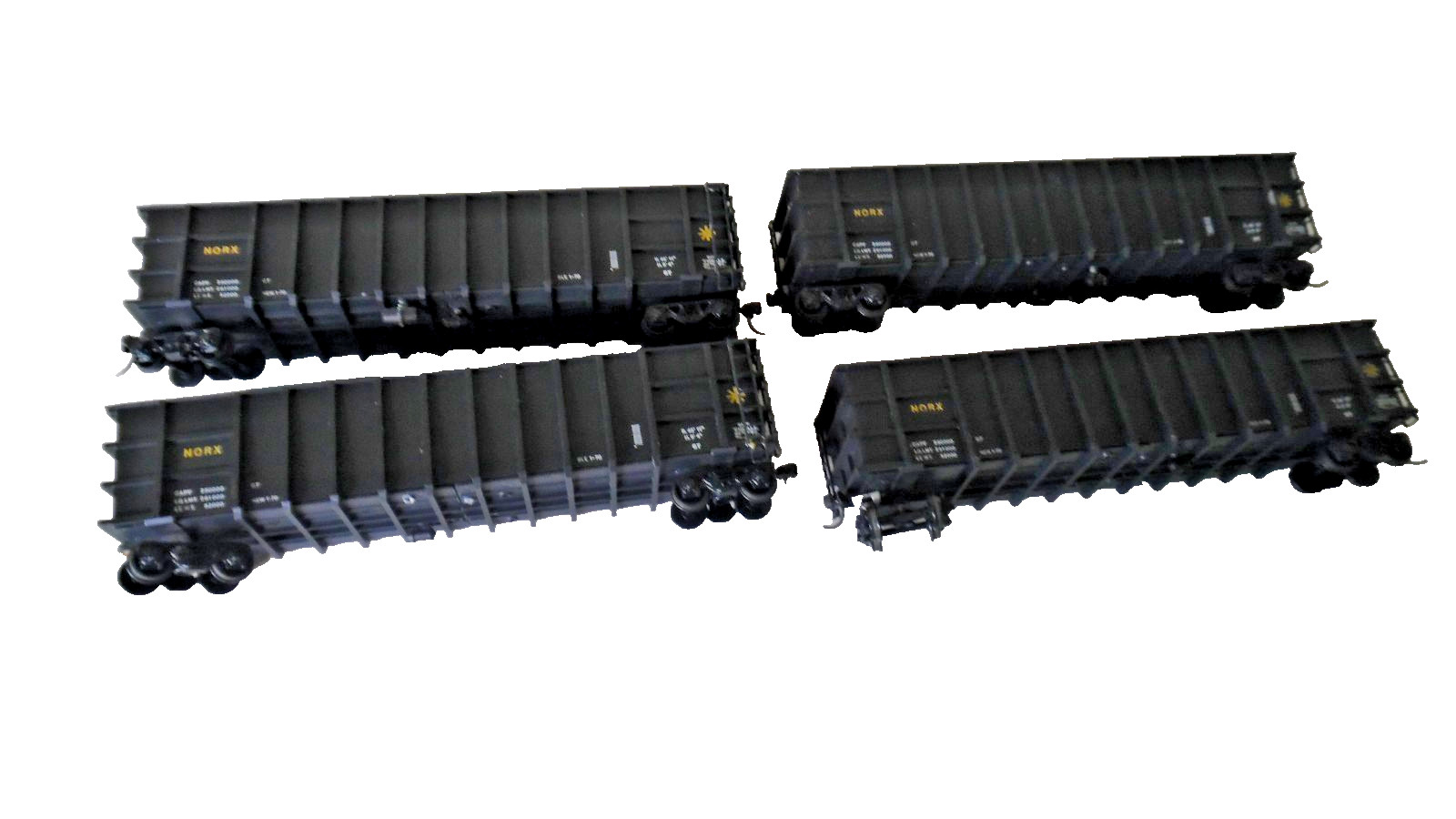 Norx 4 Car Hopper Set 7" long w/Kadee Couplers -Used -