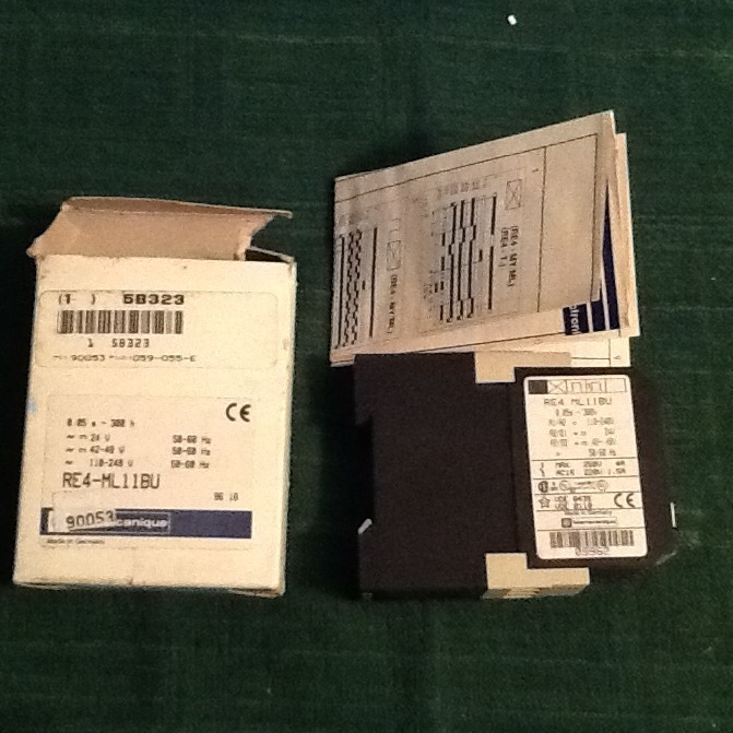 Telemecanique RE4-ML11BU Timer