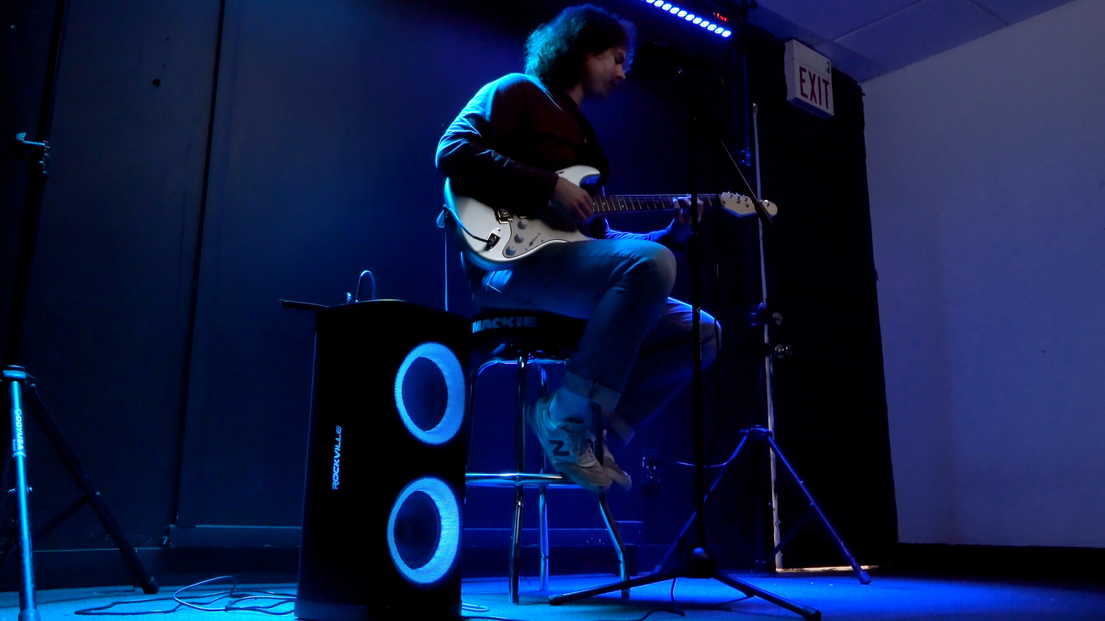 Rockville BASS PARTY 65 V2 1200w Battery Powered LED Bluetooth Speaker Mic Input