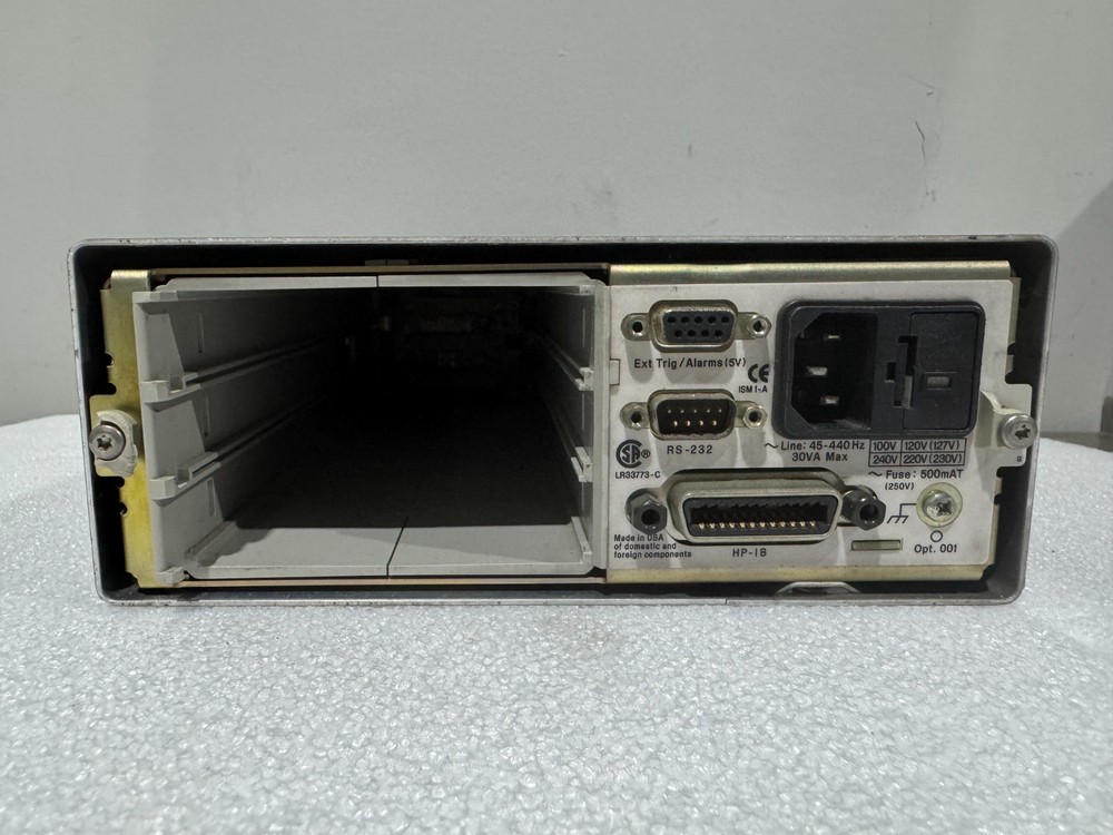 HP / Agilent 34970A Data Acquisition / Data Logger Switch Unit with DMM