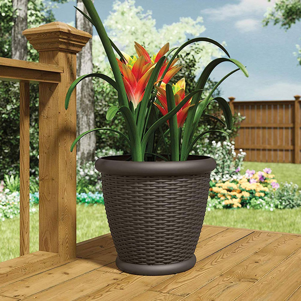 Suncast Willow 18 Inch Diameter Resin Decorative Wicker Patio Planter Pot, Java