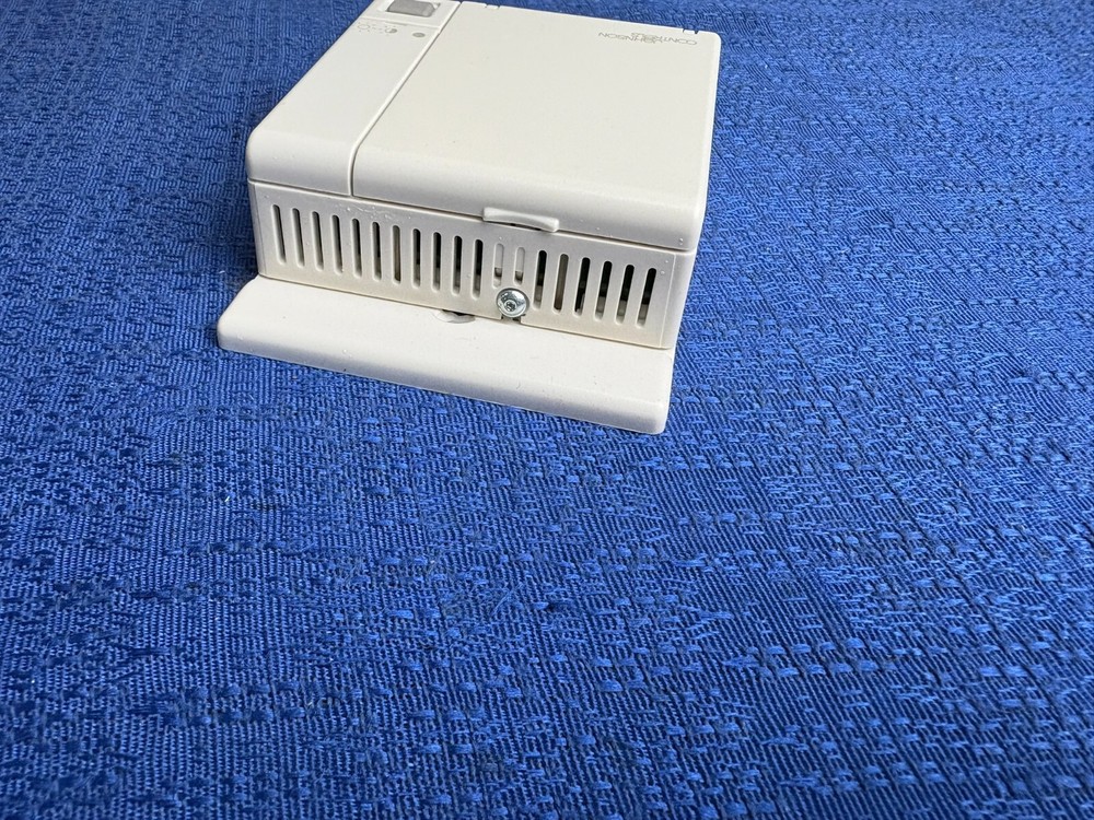 Johnson Controls Rev-D Wall-Mount Temperature Sensor ​Controller TE-67NP-1N00