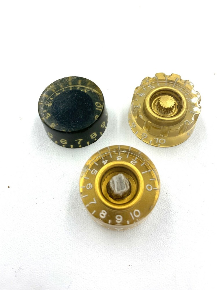 (3) Original 1950’s 60's Gibson Barrel Knobs Volume And Tone Knobs 1 damaged