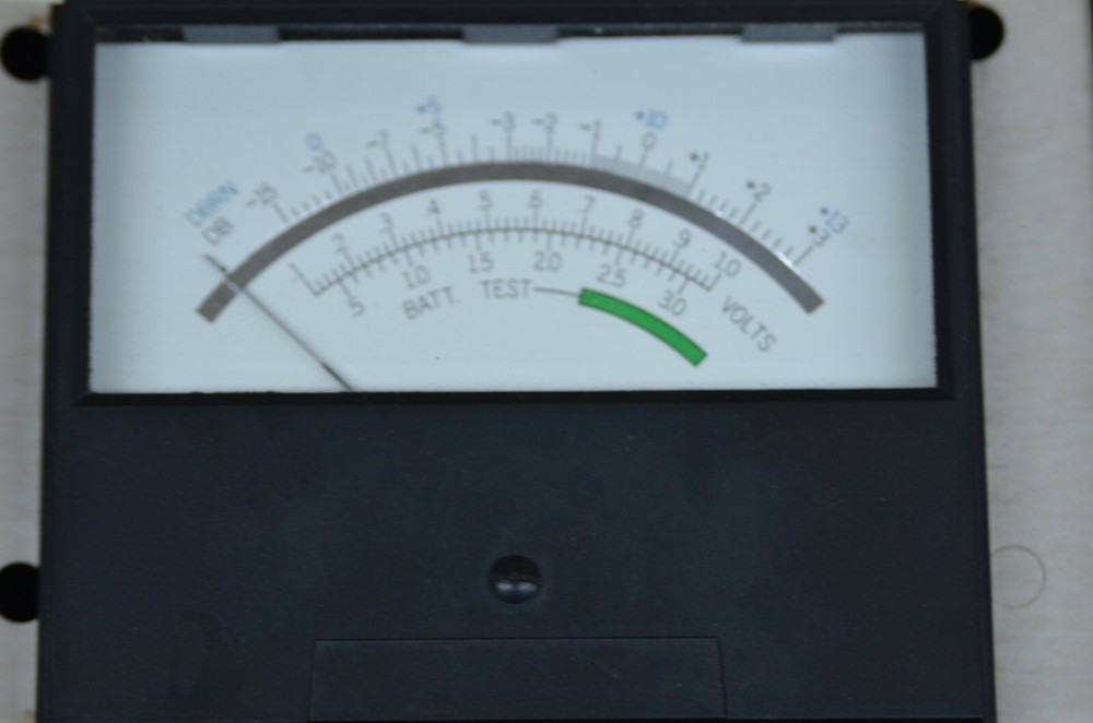 Modutec Analog Panel Meter Volts 0-3 DBRN Decibel DB Model 407735 Battery Test