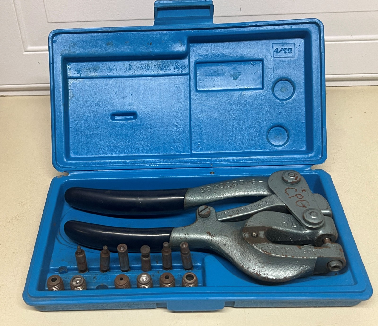 Vintage Roper Whitney No. 5 Jr. 7-Piece Die Hand Punch Set Complete in Case USA