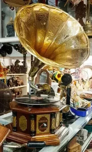 Antique HMV Gramophone Fully Functional Working Phonograph, win-up record player