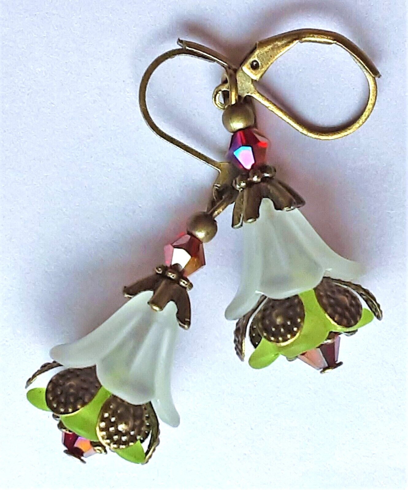 WHITE PERIDOT FLOWER faceted CRYSTAL earring BRONZE LEVER BACK XX