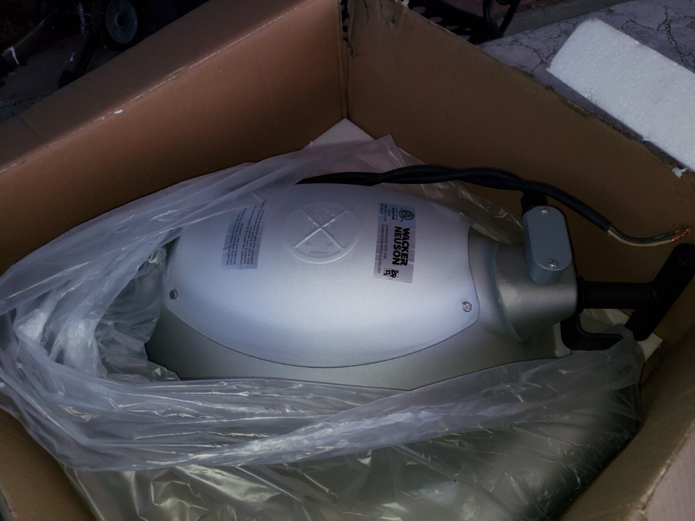 WACKER NEUSON LIGHT ASSY PART # 5000165165