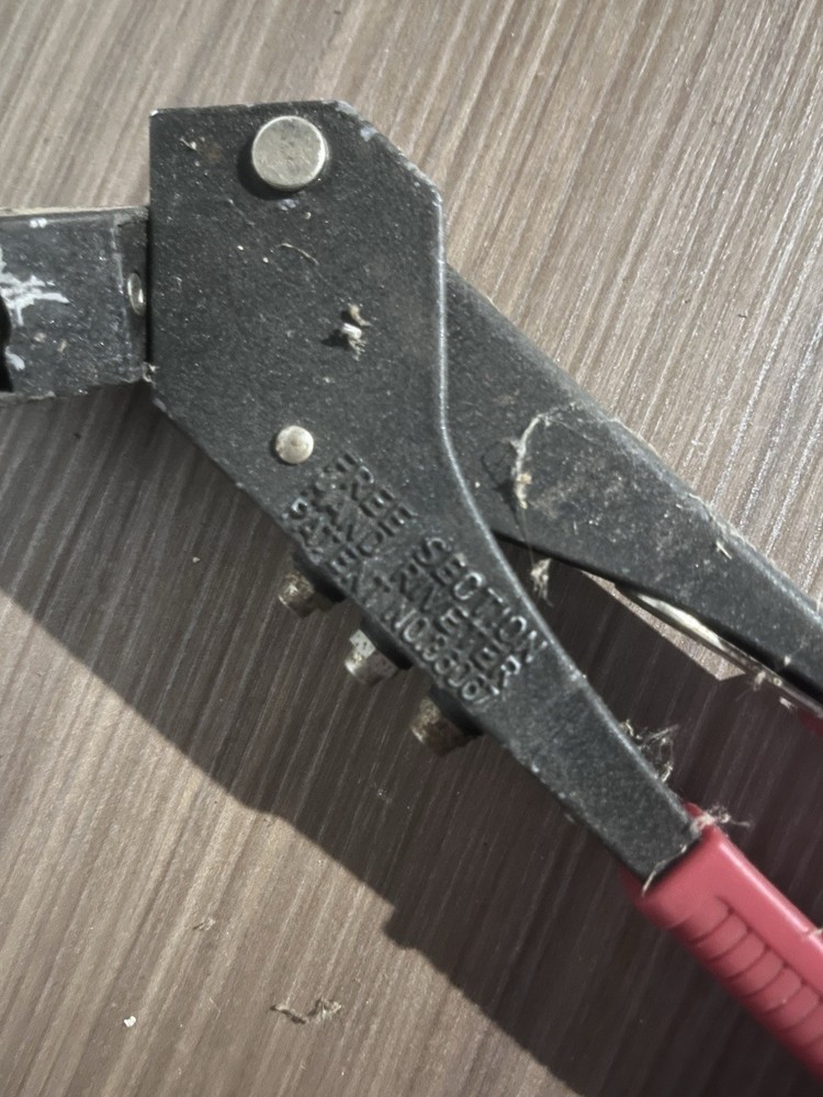 Arrow Swivel Head Rivet Tool