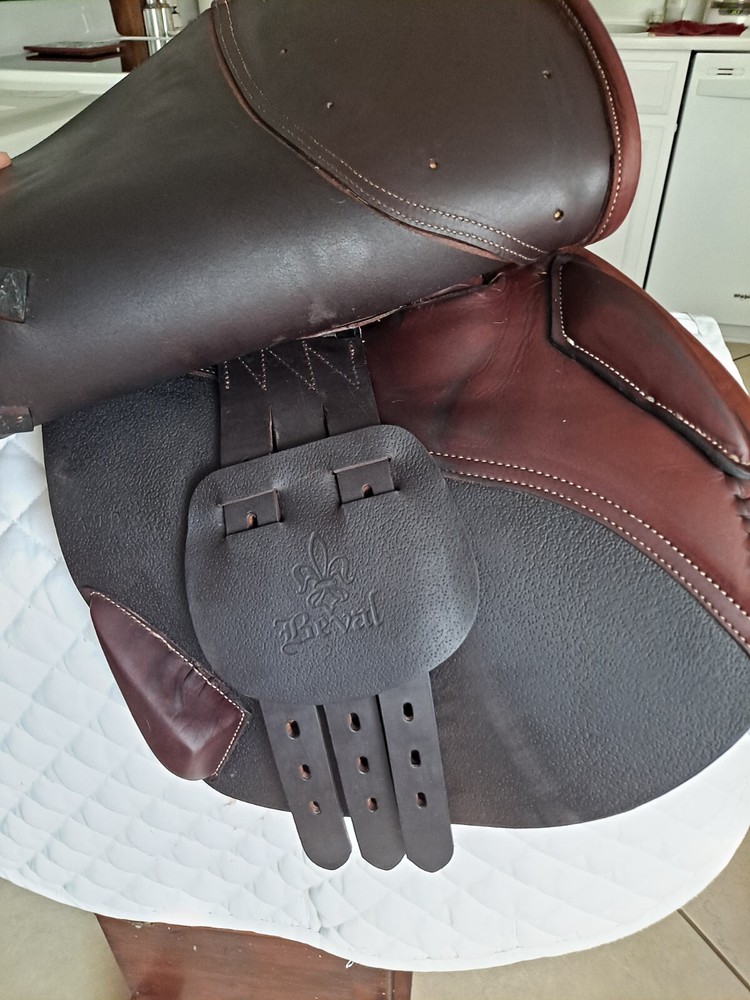Beval Artisan 17" saddle 1.5" Flap MW 