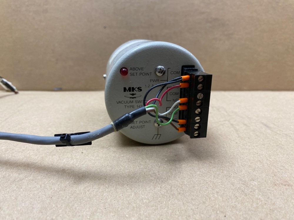 MKS VACUUM SWITCH TYPE 142 142A-11597