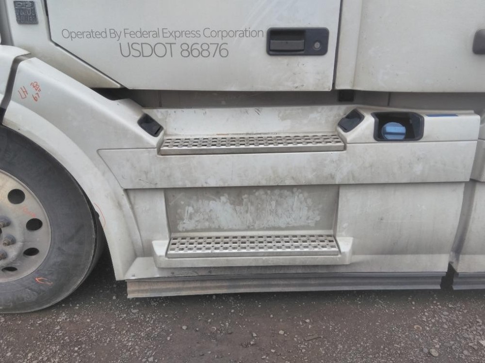 For 2016 VOLVO VNL SIDE FAIRING Left ,  OR