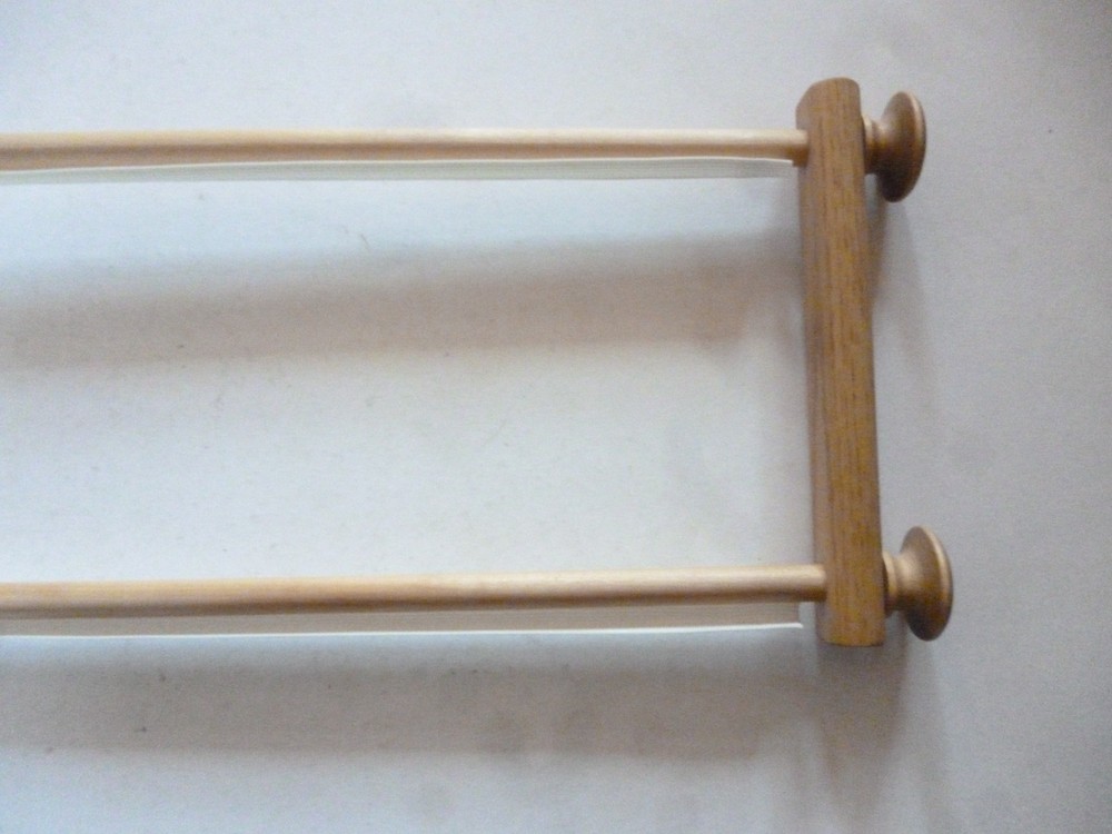 E-Z Stitch Needlework Wood Scroll Frame Rods 20" X 1/2", 6” Extender Bars, Knobs