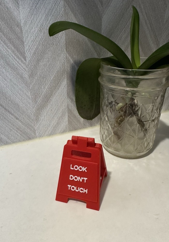 Red LOOK DON'T TOUCH Miniature Sign Accessory 5 Pack