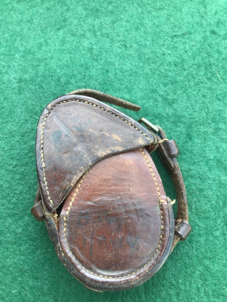 Vintage WW1 working compass dated 1917 in leather case also dated 1917