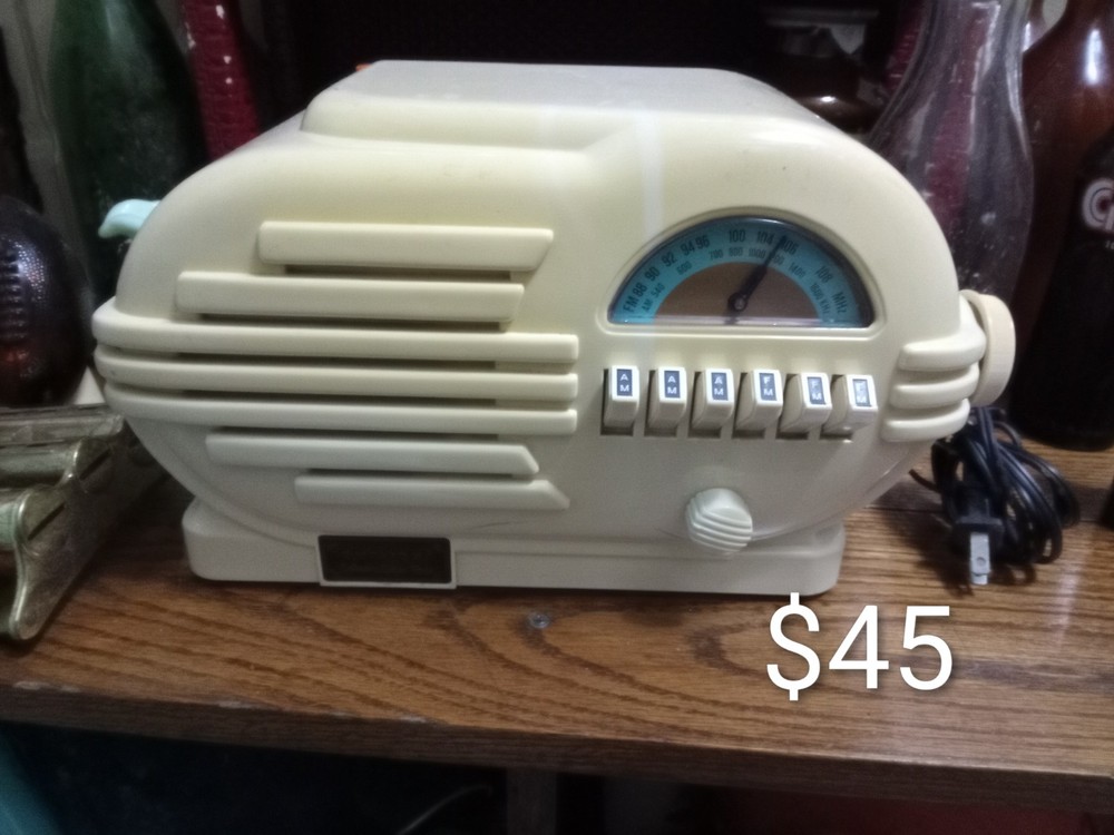 Vintage Radio(s)