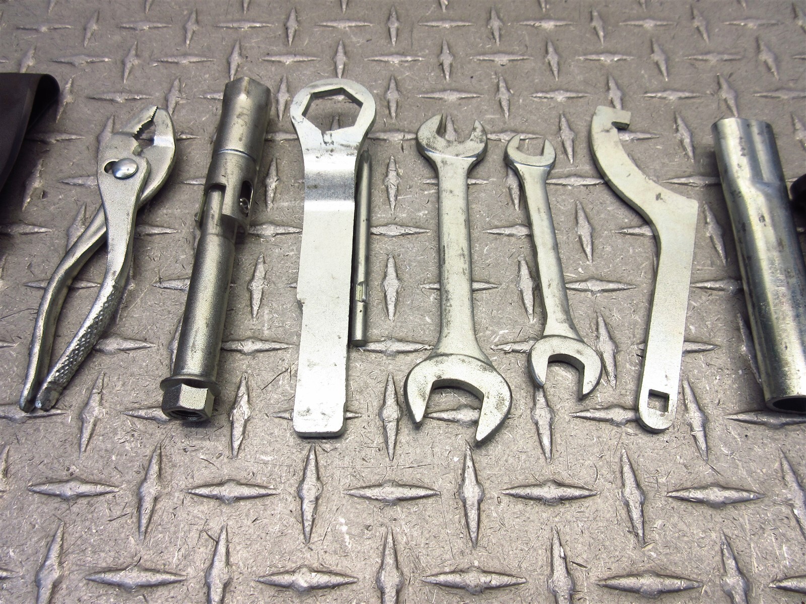 2008 07-09 Kawasaki KLE650 LE650A Versys OEM Tools Tool Bag Pouch Set Kit