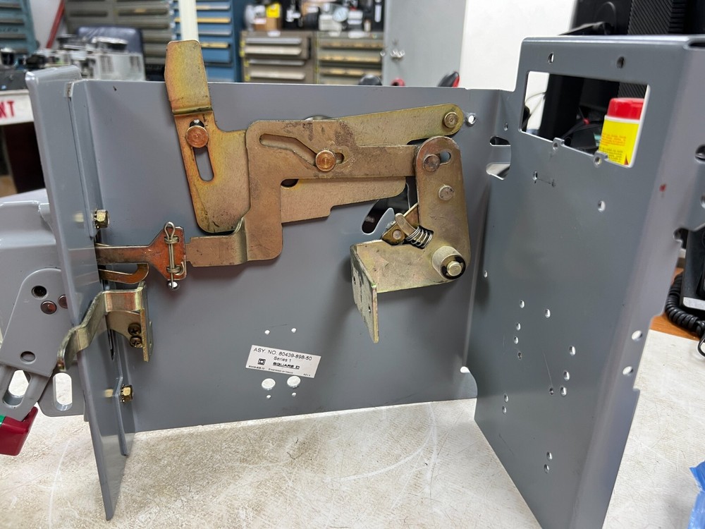👀 SQUARE D MOTOR CONTROL HANDLE ASSEMBLY 80439-898-50