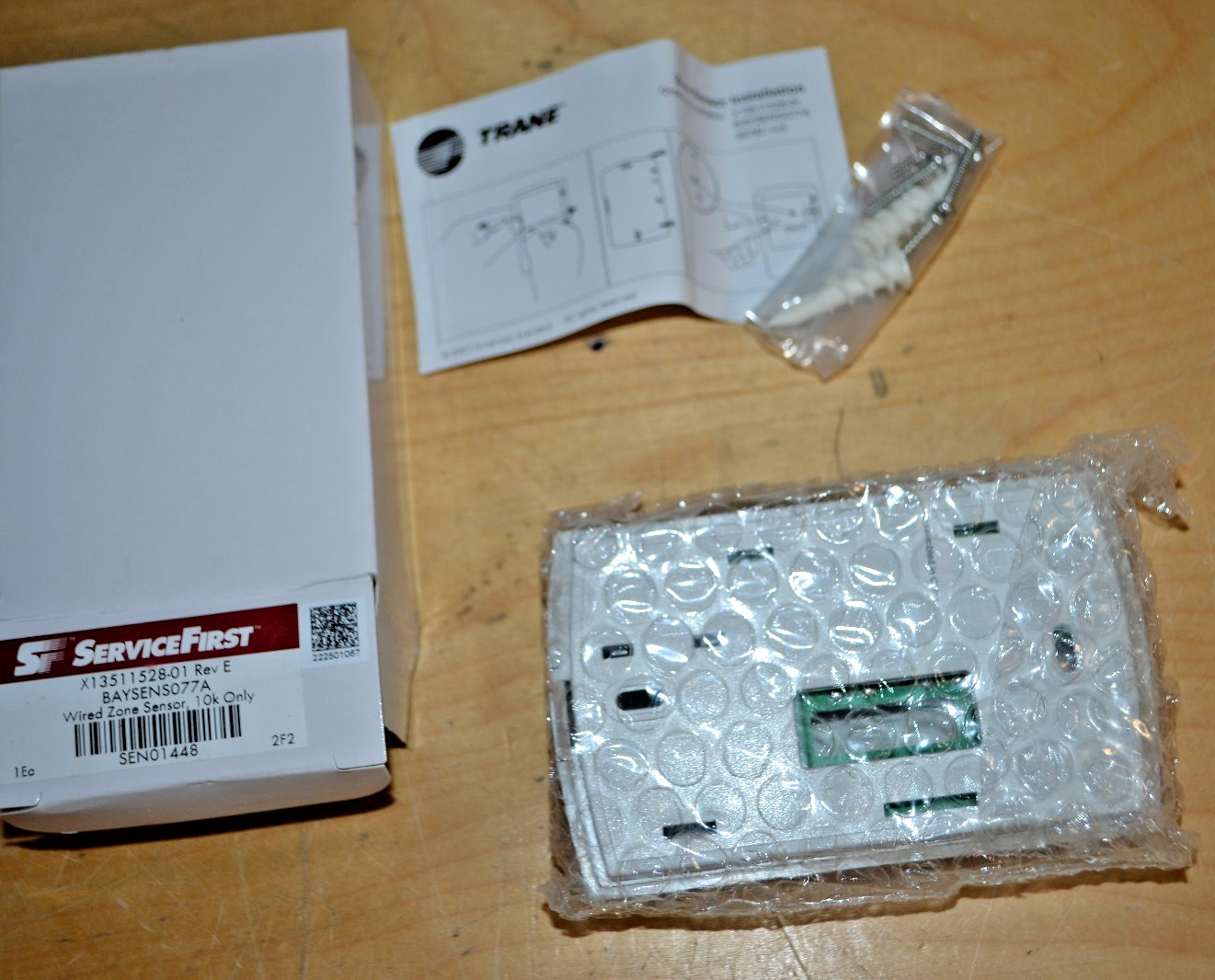 Trane Service First X13511528-01 Rev E Wired Zone Sensor BAYSENS077A New in Box