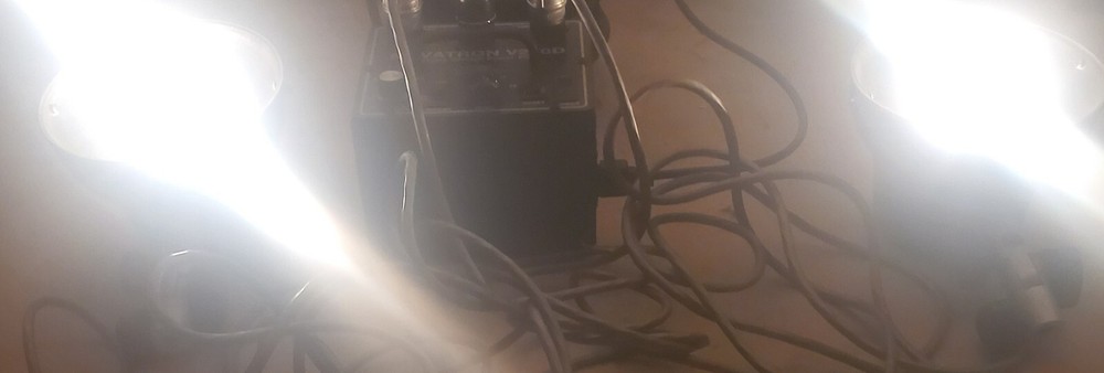 Novatron V240D Studio Lighting Kit (2) Lights in Case USA