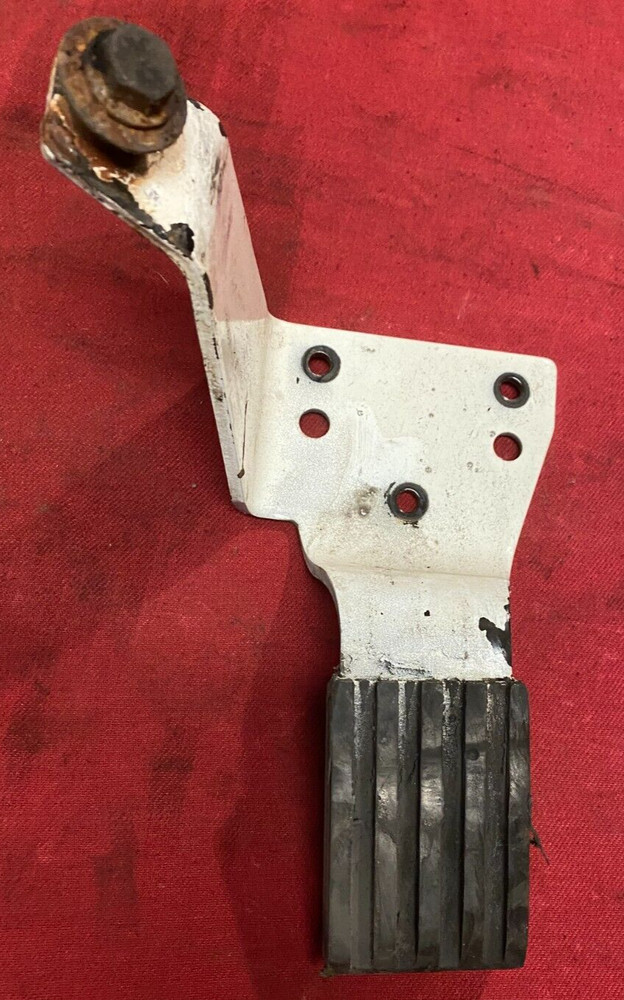 MACK CXU613 HOOD REST SUPPORT BRACKET  RH