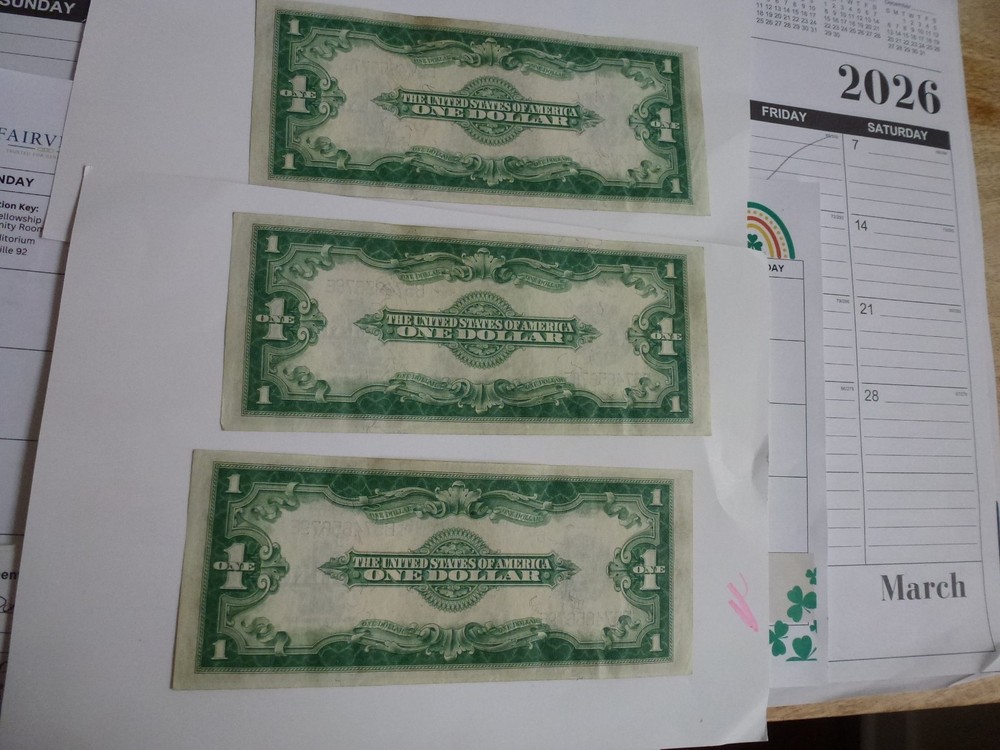 Three consecutive numbered Unc. 1923 $1.00 Large