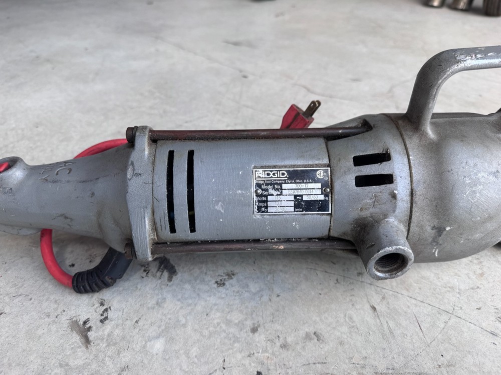 Ridgid 700-T2 Power Drive Pipe Threader Electric Handheld Threading Machine