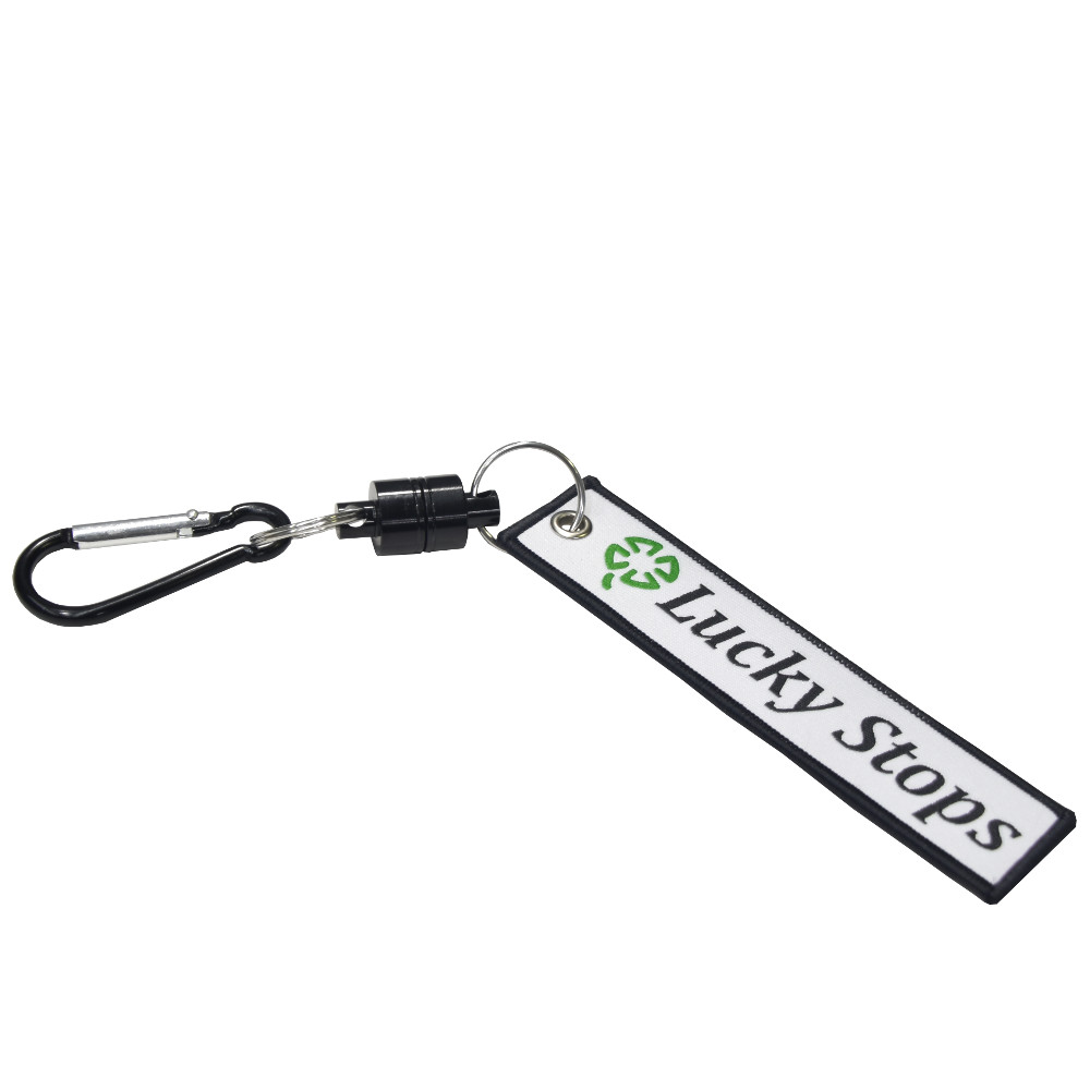 Arrow Puller with magnetic quick release & carabiner