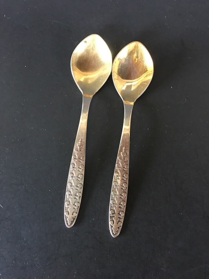 2 VINTAGE RUSSIAN 916 STERLING SILVER TEASPOONS