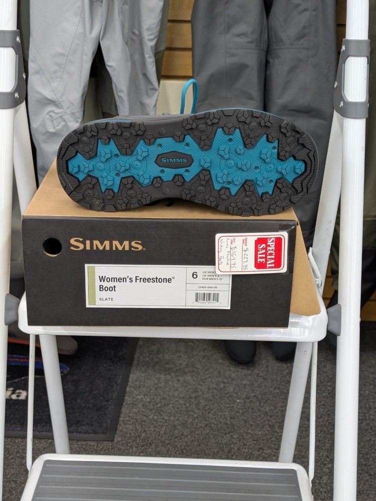 simms womens freestone wading boots Size 6