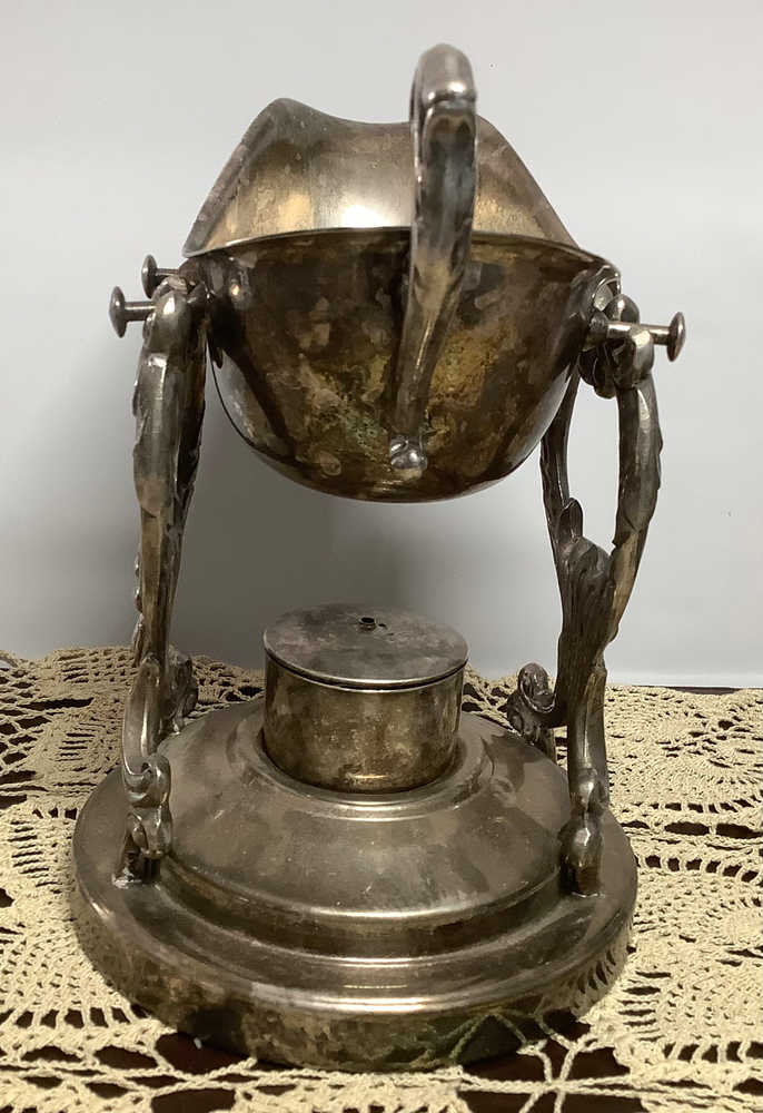 English Silver Mfg Corp Vtg Gravy Boat on Ornate Warming Stand, Silverplate