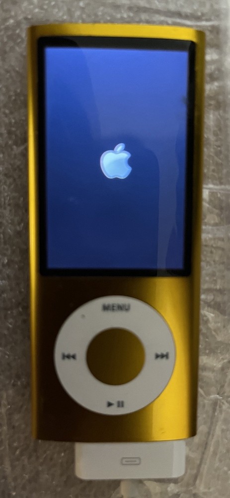 Apple iPod Nano 5th Generation + Nike