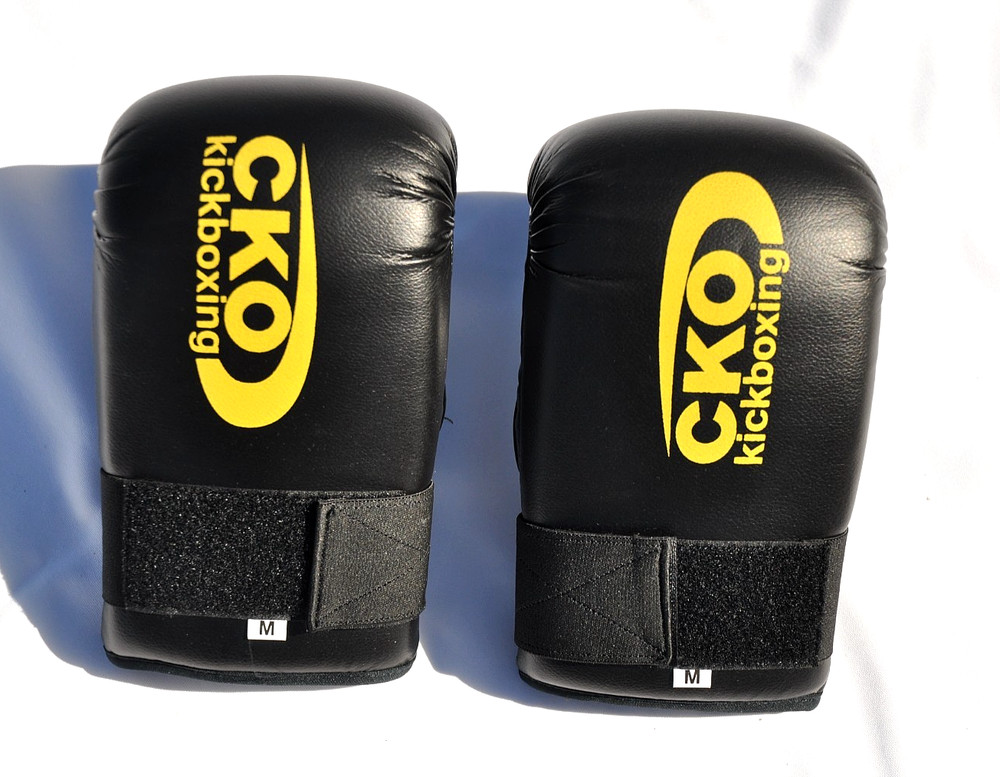 CKO Kickboxing Unisex Black Gloves size Medium EUC