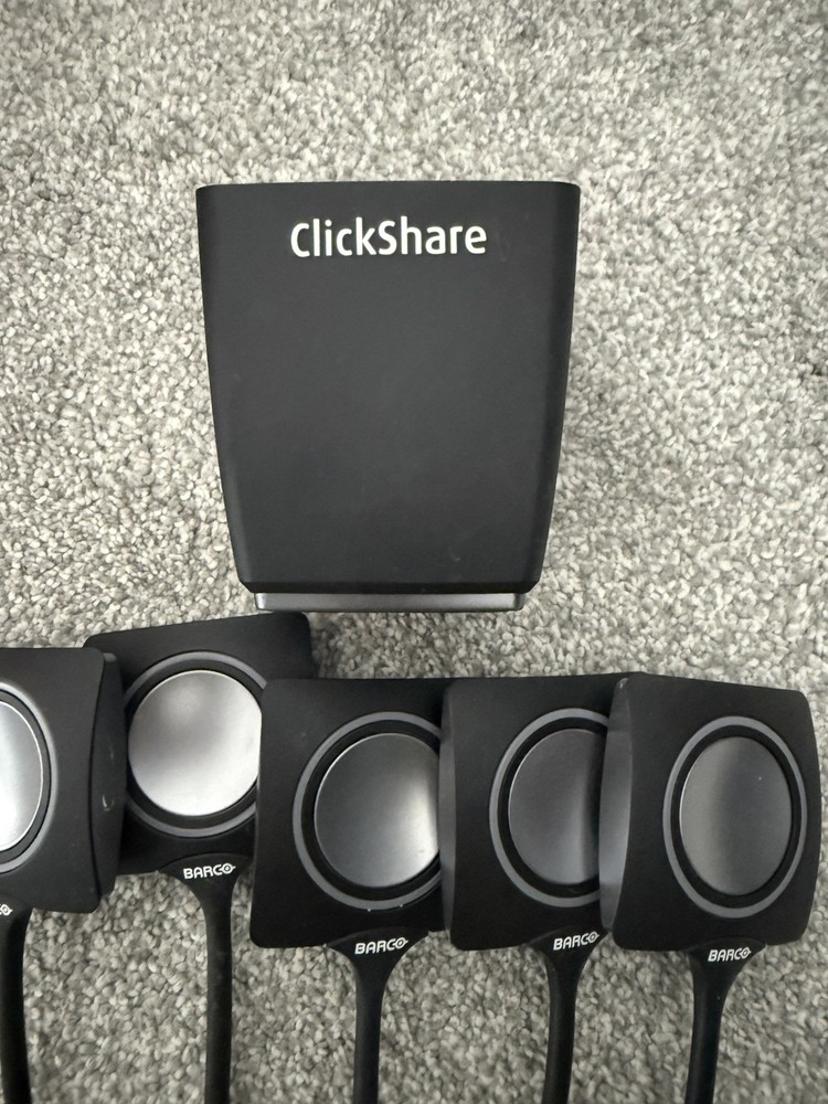 1 x Barco ClickShare Tray - Button Switch Holders + 5 buttons R9861500D01