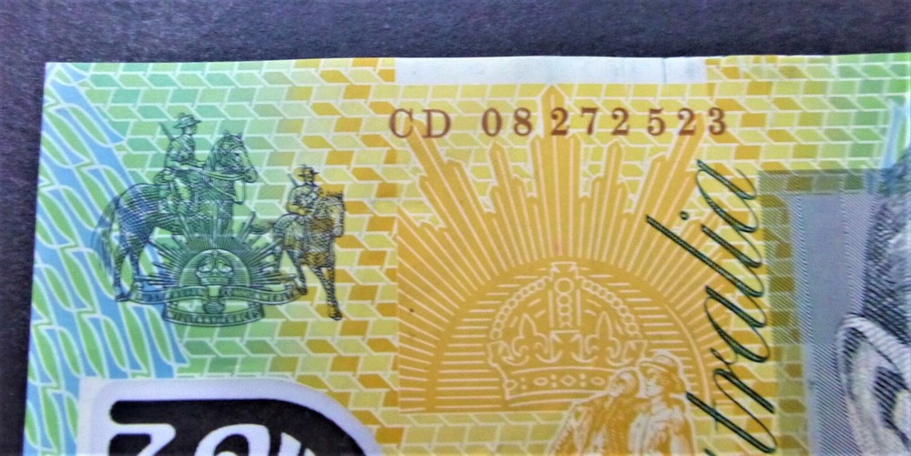 AUSTRALIAN 2008 $100 MACFARLANE/HENRY NOTE WITH 2 INTERLEAVING & CASCADING