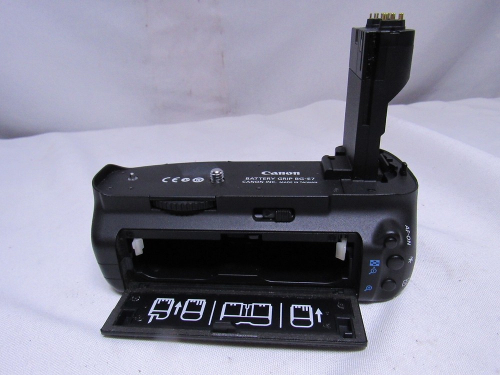 Canon BG-E7 BG E7 Battery Grip for EOS 7D DSLR Camera & charger