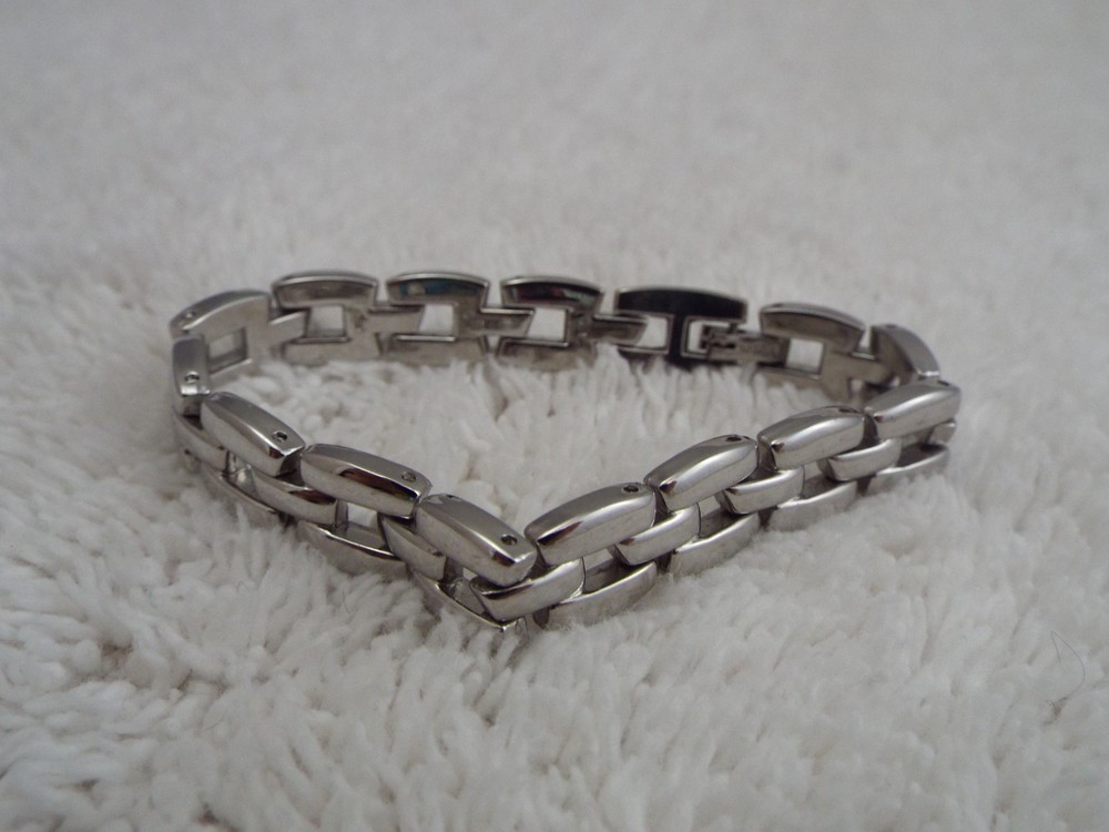 Silvertone Link Bracelet