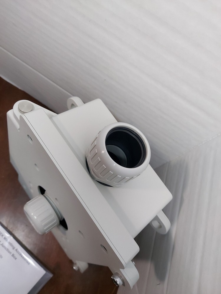 NOS Vivotek AM-711 V01 Junction Mounting Box