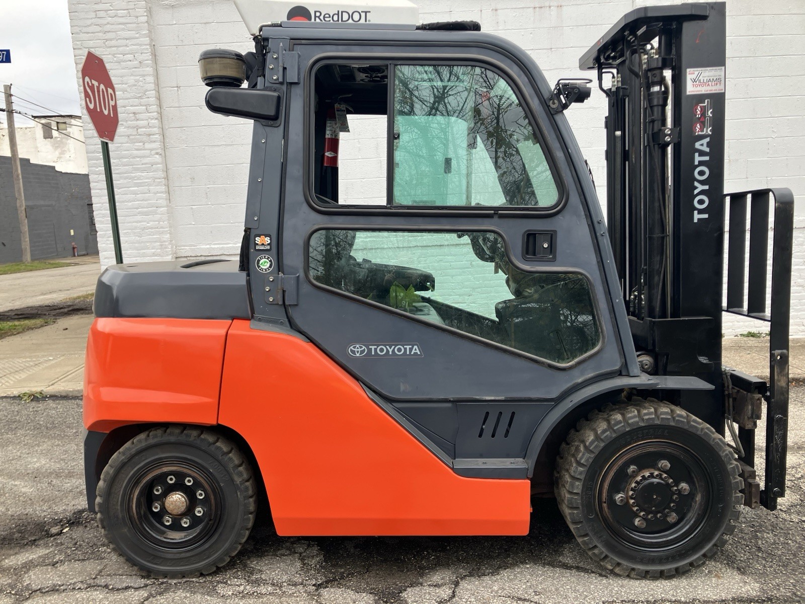 2020 Toyota 8000 LB Solid Pneumatic Forklift With Side Shift and 2 Stage Mast