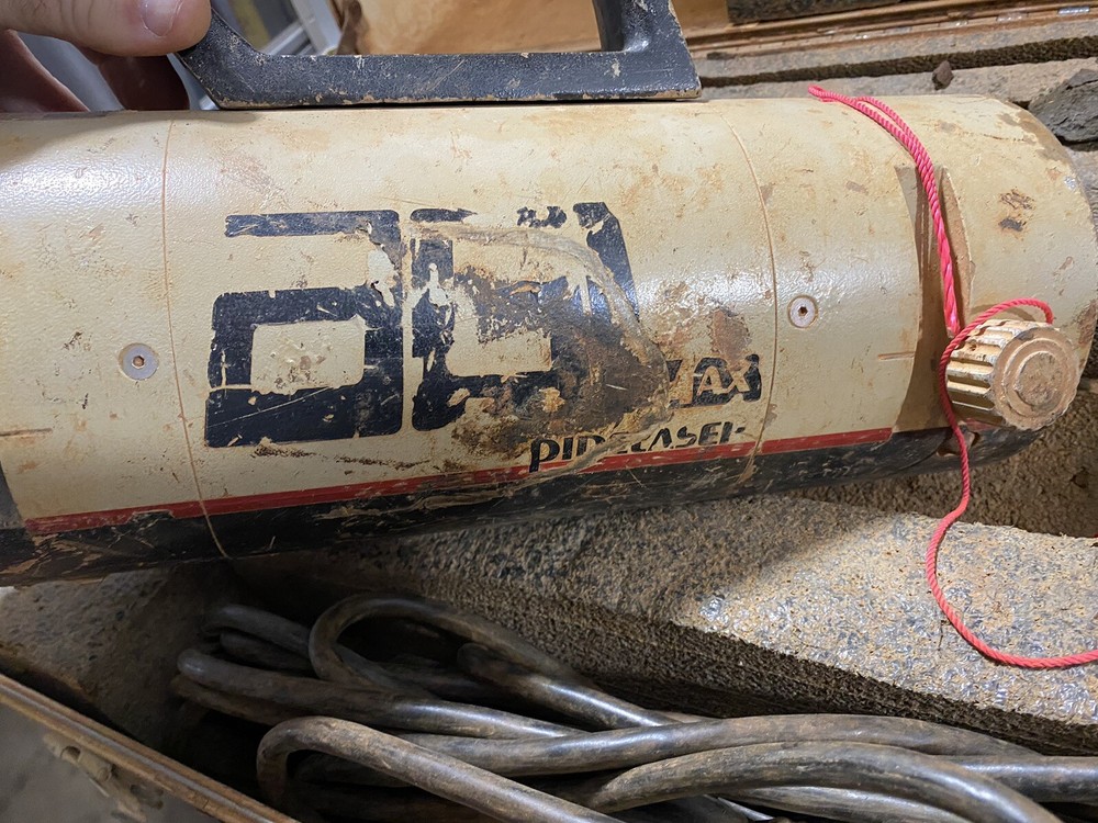 AGL MAX Model Max Red Beam Pipe Laser w/Accessories & Case