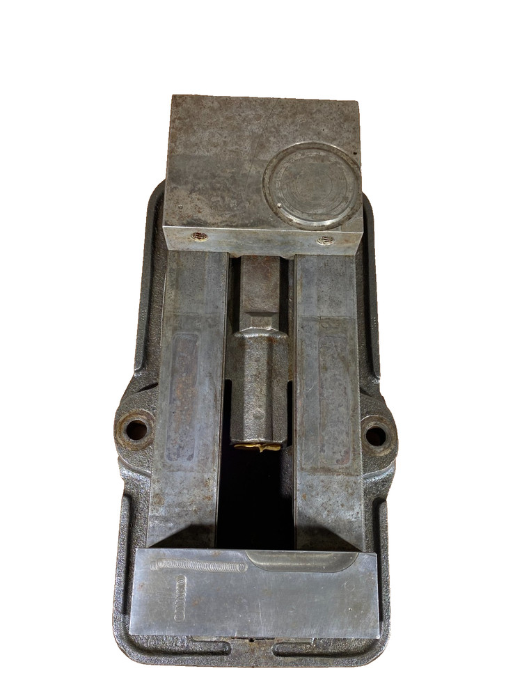 Kurt D675 Precision Machine Vise 6" Jaw Width - Handle Included